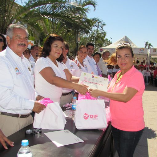 Entrega De Despensas Y Laminas De Cart N Fundaci N Letty Coppel